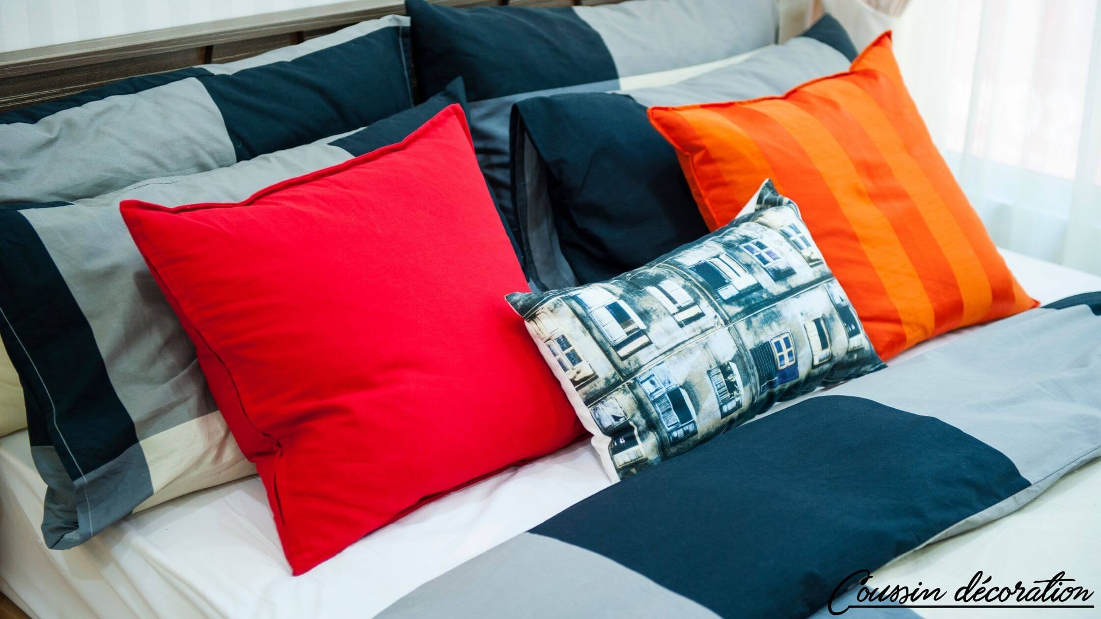 Disposer des coussins en triangle