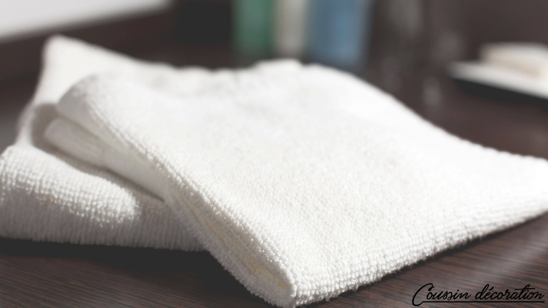 Serviette en microfibre pour enlever les poussières